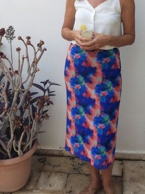 Blue Floral Print Midi Skirt — Lightweight Summer Style